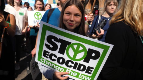 Parlamento Europeu aprova criminalização de atos “comparáveis ao ecocídio”