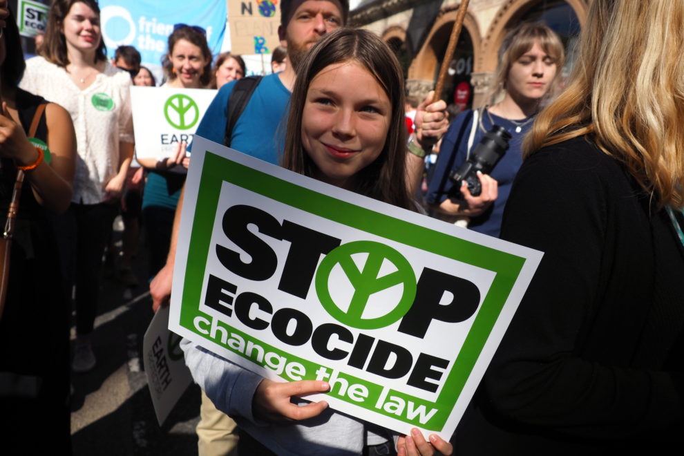 Parlamento Europeu aprova criminalização de atos “comparáveis ao ecocídio”
