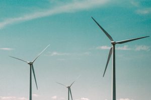 Energias renováveis impulsionam queda nas emissões de CO² do setor elétrico brasileiro