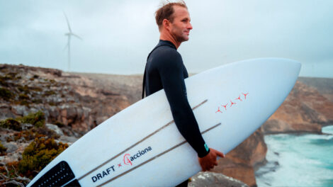 Dos ares para o mar: turbinas eólicas aposentadas viram pranchas de surfe