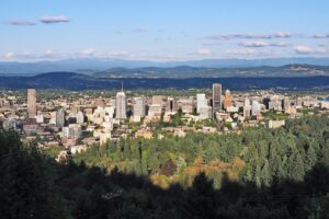 Portland aposta em parceria comunitária para expandir áreas verdes – plantio de árvores