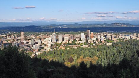 Portland aposta em parceria comunitária para expandir áreas verdes – plantio de árvores