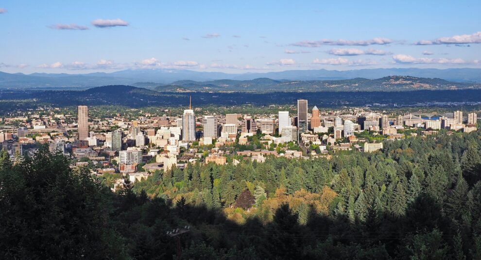 Portland aposta em parceria comunitária para expandir áreas verdes – plantio de árvores